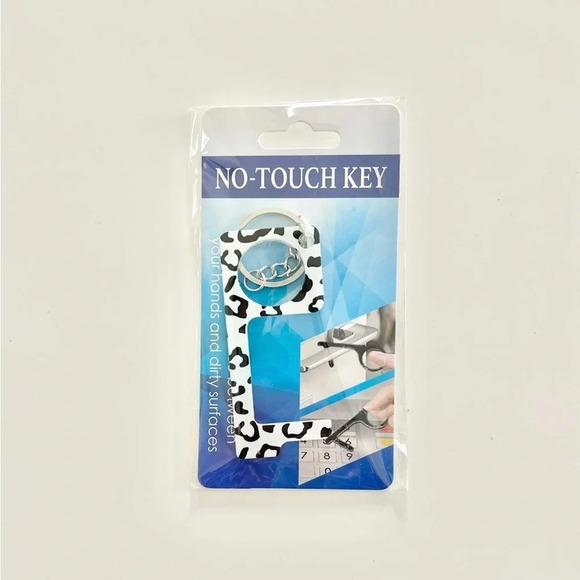 No-Touch Key and Door Handle Opener Keychain Black & White Leopard Print Design - Picture 4 of 4